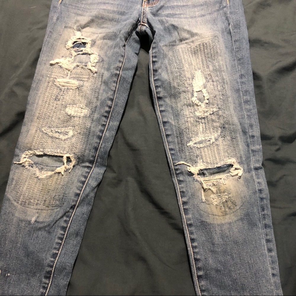 American Eagle Ripped Jeans - Picture 2 of 5